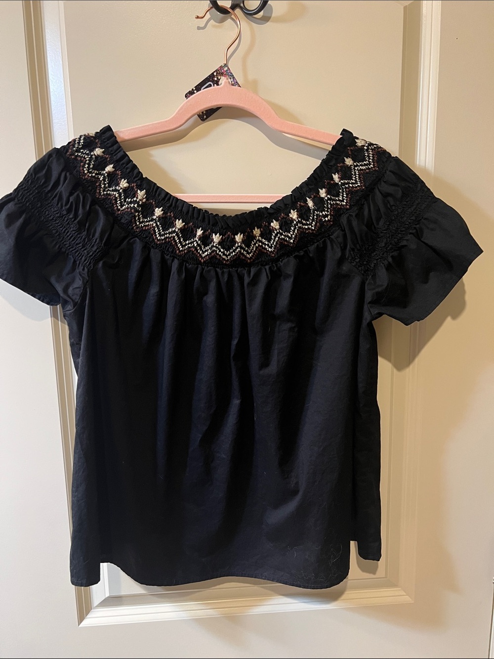 Old Navy Black Off or on Shoulder Smocked Embroidered Crop Top H030